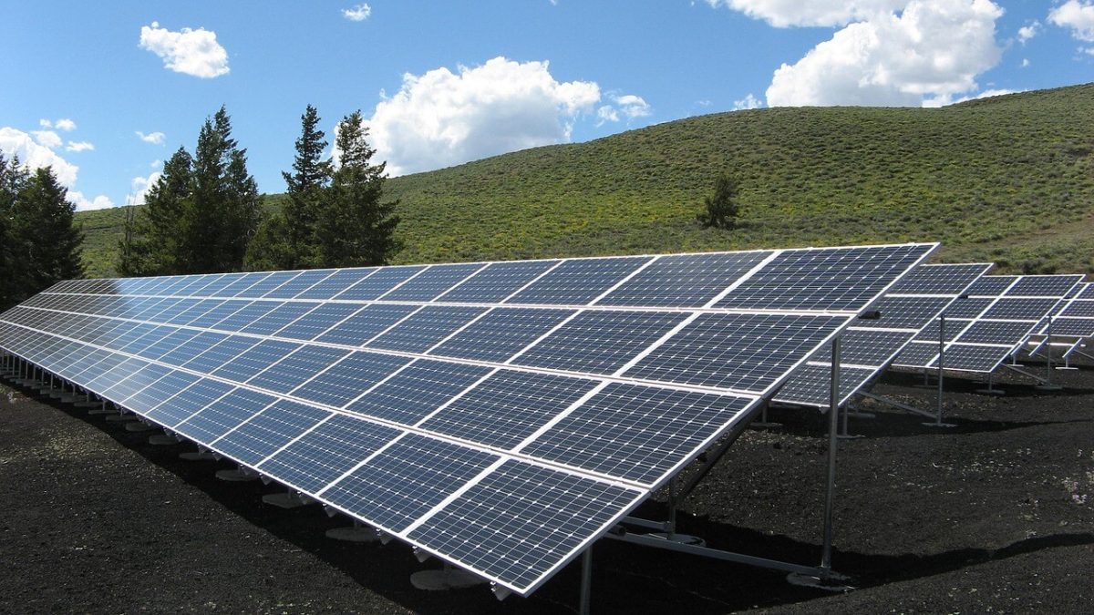 Két monori fotovoltaikus projekttársaság megvásárlásáról írtunk alá magállapodást.