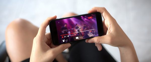 Karanténkoncertek: új találkozási pont az előadók és közönségük számára